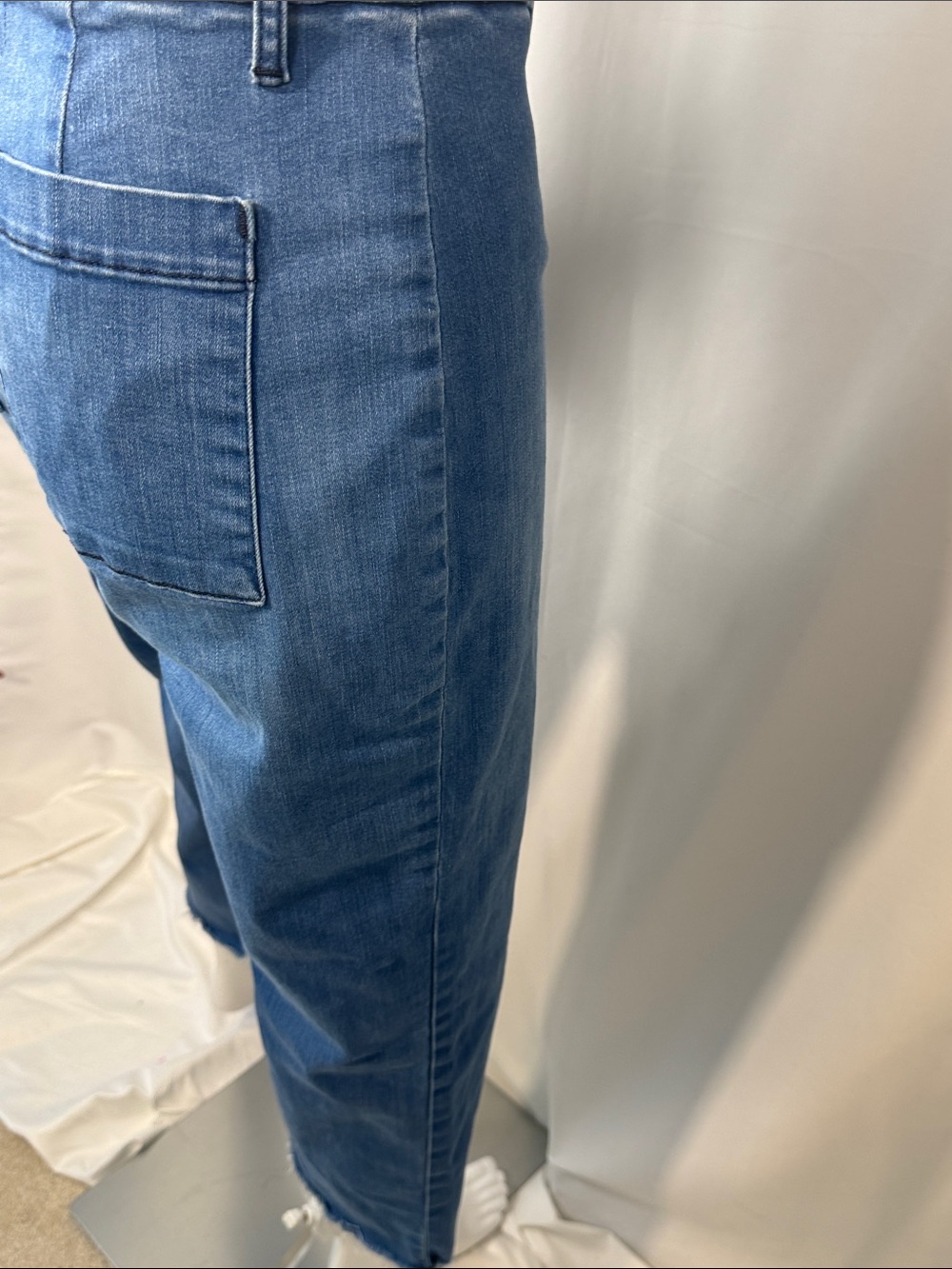 Frank & Eileen Kinsale High Rise Performance Denim Crop Pants Size 6 Raw Hem 25” - Picture 12 of 12